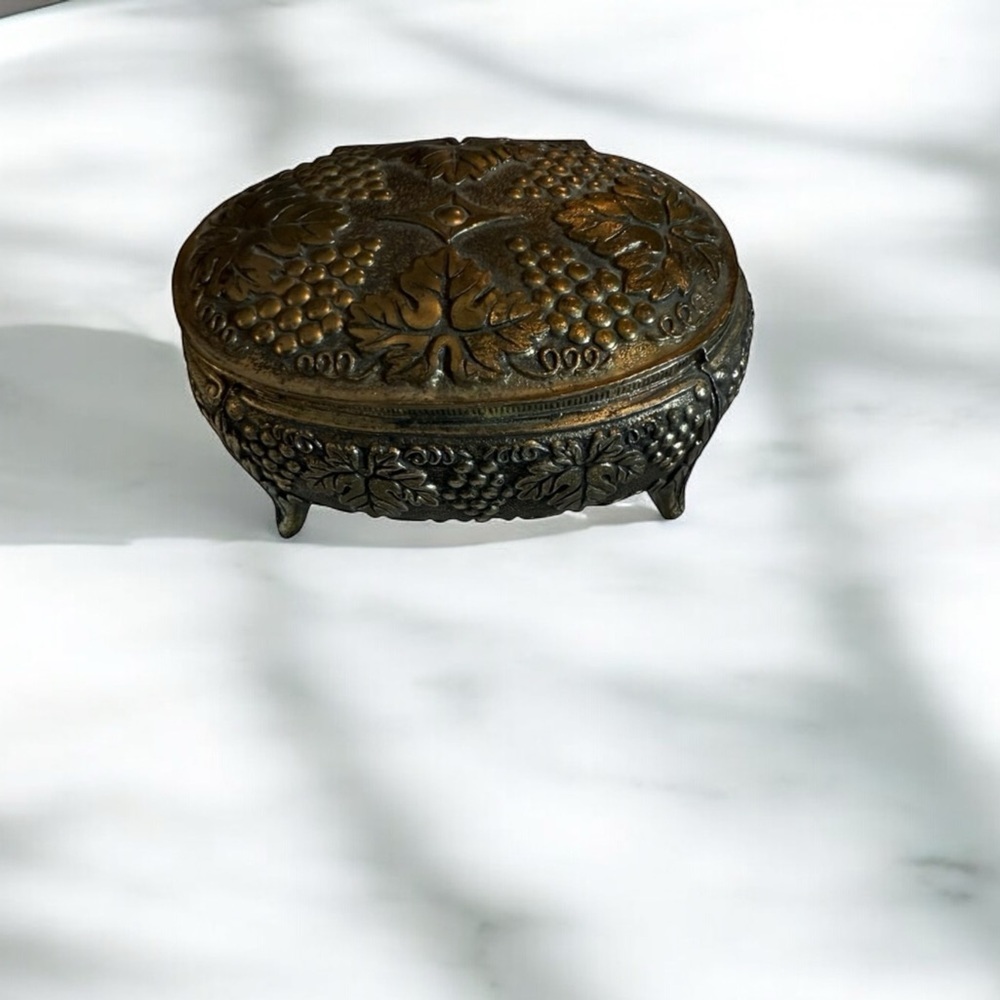 VINTAGE ORNATE JEWELRY BOX TRINKET METAL MADE IN JAPAN